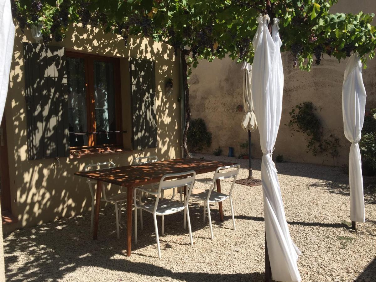 Maison De Vacances Jocelyne Lauris Exteriör bild